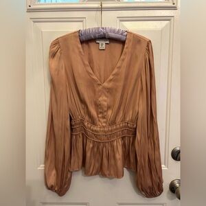 EUC 🌹Rachel Zoe Gorgeous Satin V-Neck Blouse